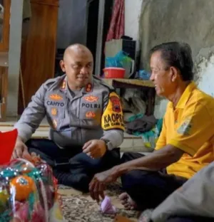 Sebagai Wujud Empati dan Peduli Polri, Polres Batang Jenguk Anggota KPPS yang Sakit