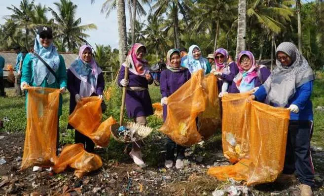 Peringati Hari Peduli Sampah, Pemkab Cilacap Gelar Aksi Bersih Kawasan Pesisir Pantai