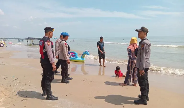 Ciptakan Keamanan dan Kenyamanan Bagi Pengunjung, Jajran Polres Rembang Intensif Gelar Patroli