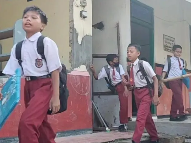 Ruang Kelas Belum Sepenuhnya Diperbaiki, SDN Kalisalak Terapkan Pola Dua Shift dalam KBM