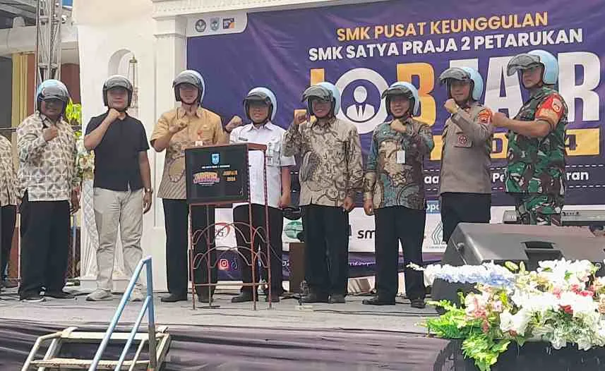 SMK Satya Praja 2 Petarukan Launching Helm Berbahan Serat Nanas Produk Lokal Pemalang