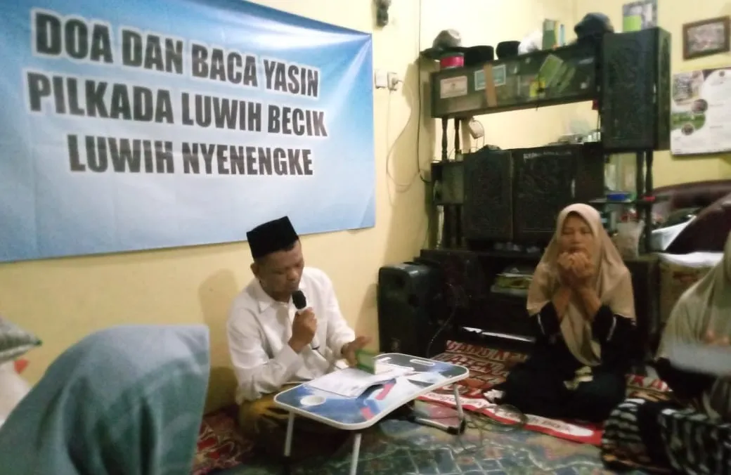 Kiyai Suradi Ulama Kab Pekalongan Yasinan dan ajak Warga Jaga Kerukunan Menuju Pilkada 2024 Aman dan Damai