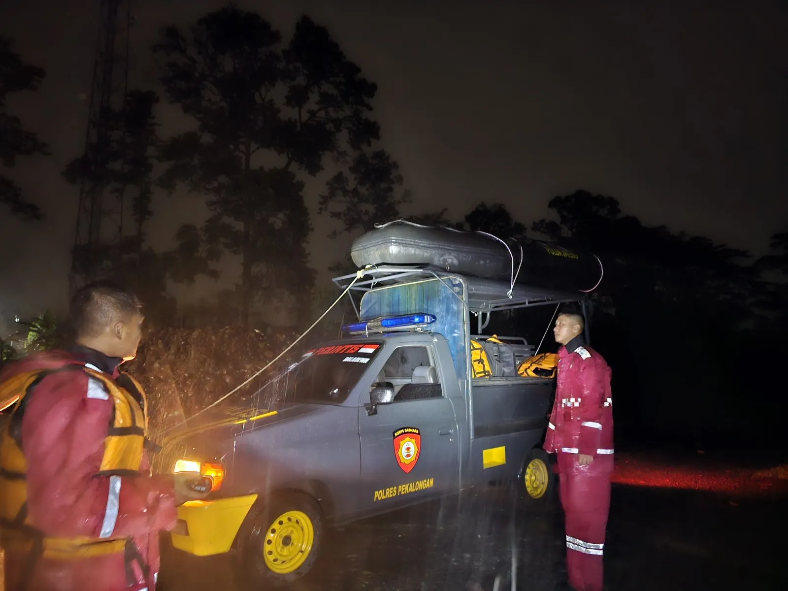 3 Pemancing Diduga Terseret Luapan Sungai Langkap, Petugas Gabungan Lakukan Pencarian