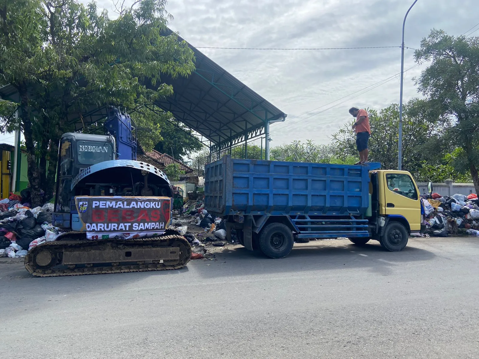 Gerak Cepat Sikapi Darurat, Organisasi Kepemudaan Gotong Royong Angkut Sampah Perkotaan