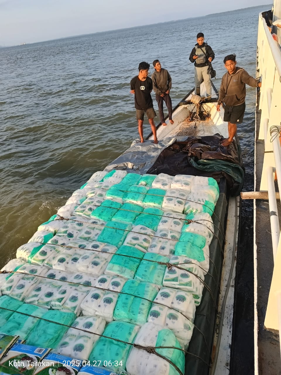 Bakamla RI Gagalkan Penyelundupan Beras dan Gula Pasir Subsidi di Sei Nyamuk Sebatik, Kaltara