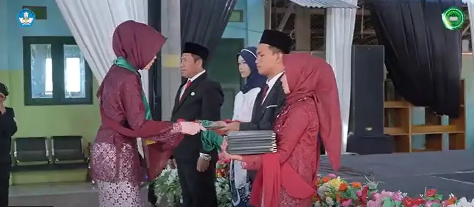 Tasyakuran dan Pelepasan Siswa Kelas XII SMK Islam Al Khoiriyah Petarukan 2025 Part#3