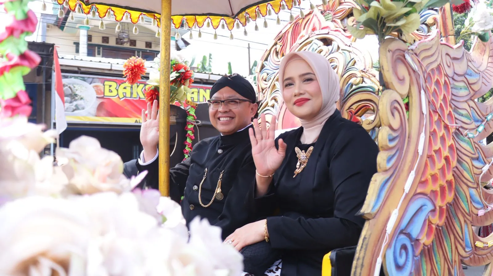 Kirab Budaya HUT ke 403 Kabupaten Pekalongan, Kapolres Rachmad C. Yusuf Sapa Warga