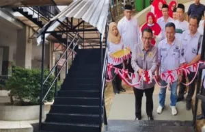 Anggota DPR RI Rizal Bawazier Resmikan Tangga Utama Pasar Randudongkal Pemalang