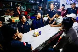 Njagong Bareng Warga di Pos Kamling, Ahmad Luthfi Aktifkan Siskamling dan Jogo Tonggo