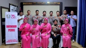 Bhayangkari Polres Pekalongan Peduli: Tali Asih untuk 8 Personil yang Terluka Saat Amankan Demo