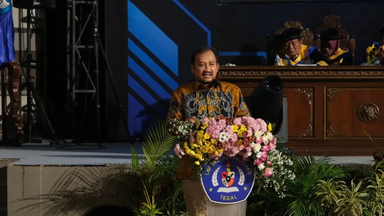 Hadiri Wisuda UPS Tegal, Ini Harapan Anom Widiyantoro Pada Wisudawan dan Wisudawati
