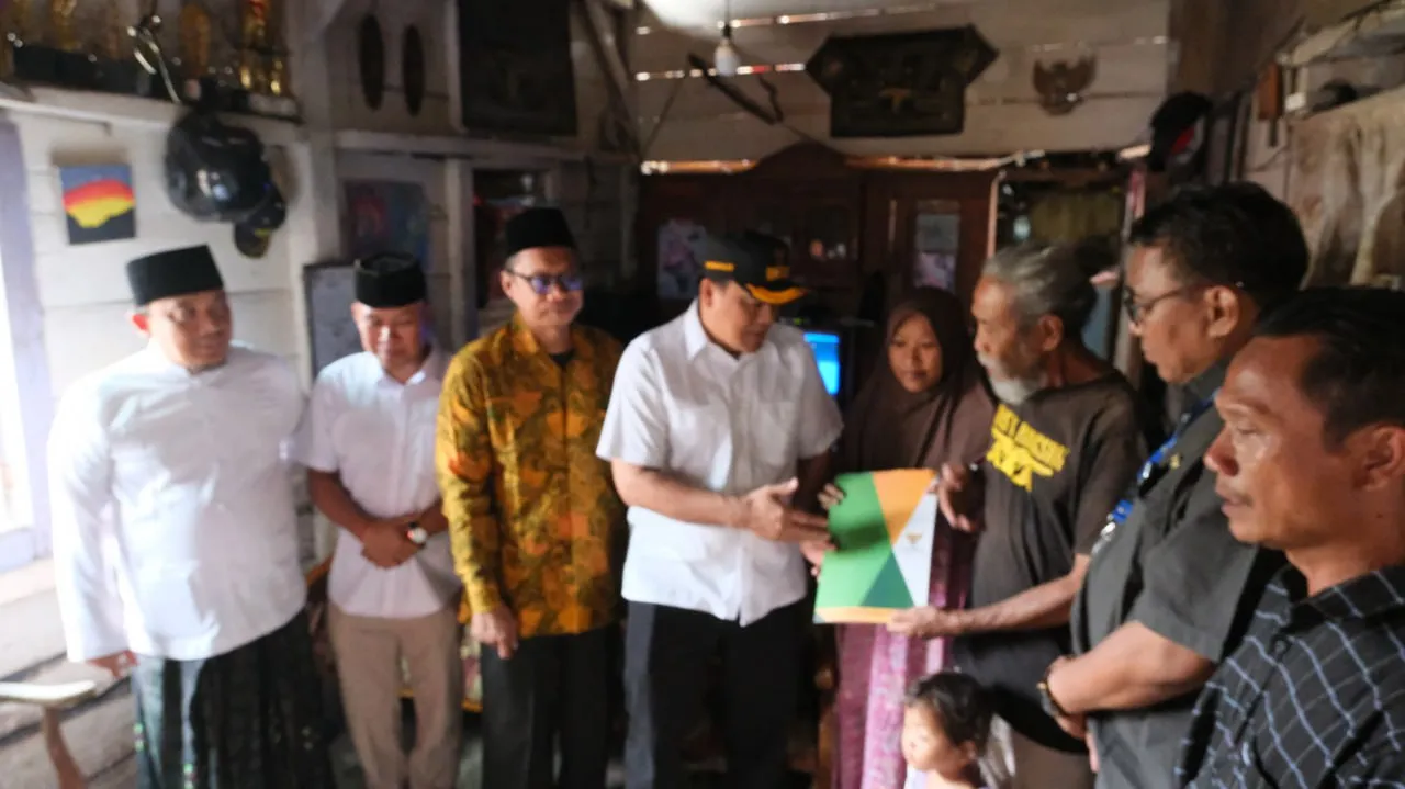 Warga Randudongkal Terima Bantuan RTLH