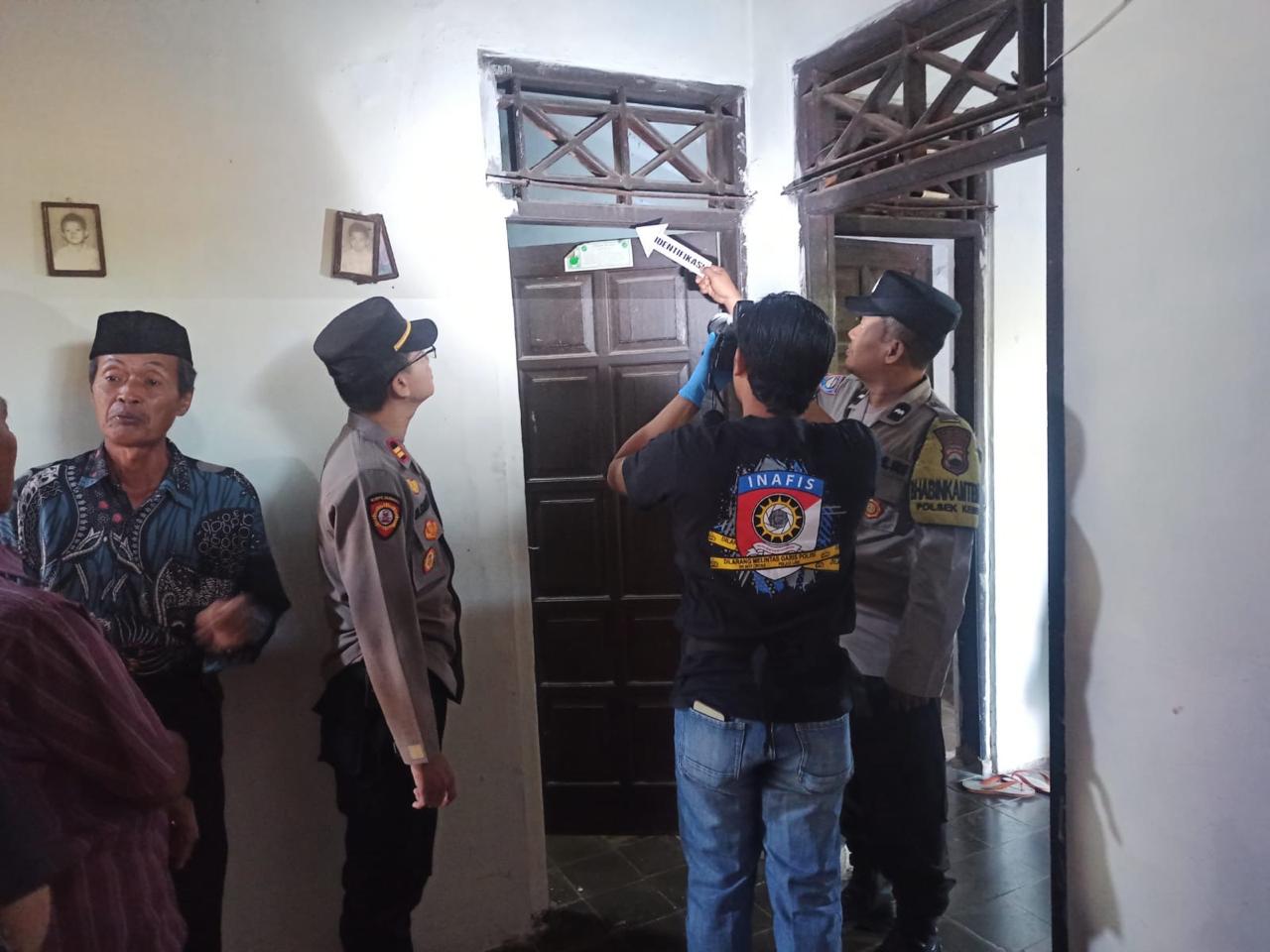 Tragis, Seorang Pria di Kesesi Ditemukan Tewas Gantung Diri Diduga Akibat Depresi Utang