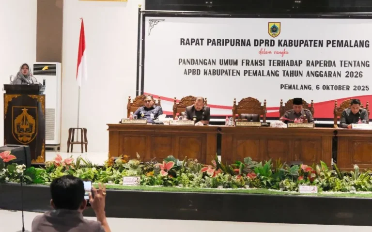 Enam Fraksi Sampaikan Pandangan Umum Terhadap Raperda APBD Tahun Anggaran 2026