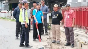 Bupati Anom Tinjau Progres Proyek Jalan Provinsi dan Kabupaten