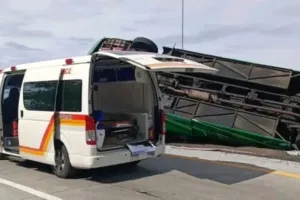 Laka Lantas di Ruas Tol Pemalang,Bis Wisata Tabrak Pembatas Jalan 4 Orang MD