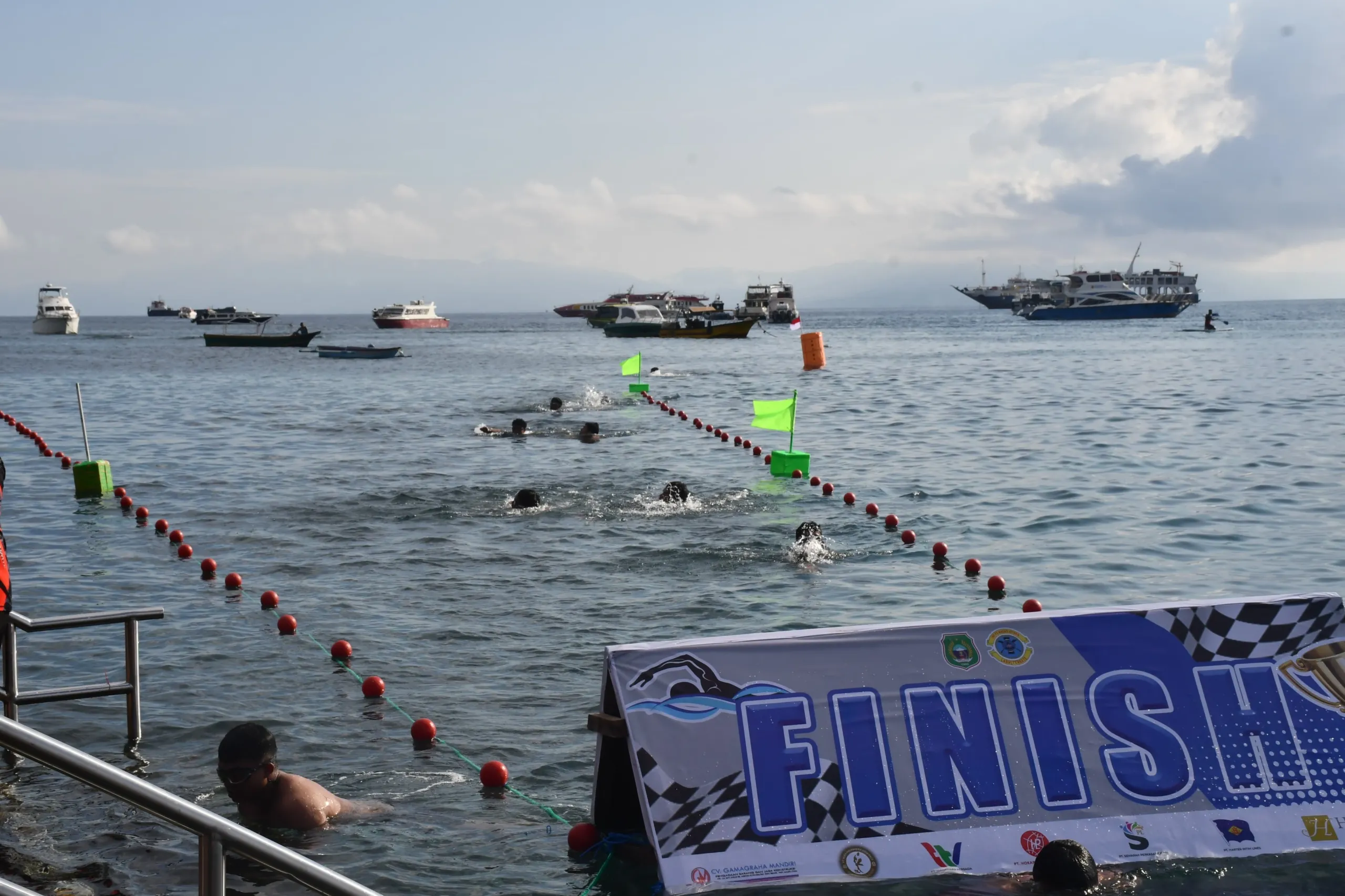 Lomba Open Water Swimming: Perkuat Sinergi TNI dengan Pemda Maluku Utara
