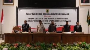 Wakil Bupati Nurkholes Sampaikan Jawaban Atas Pandangan Umum Fraksi Terhadap Raperda APBD 2025