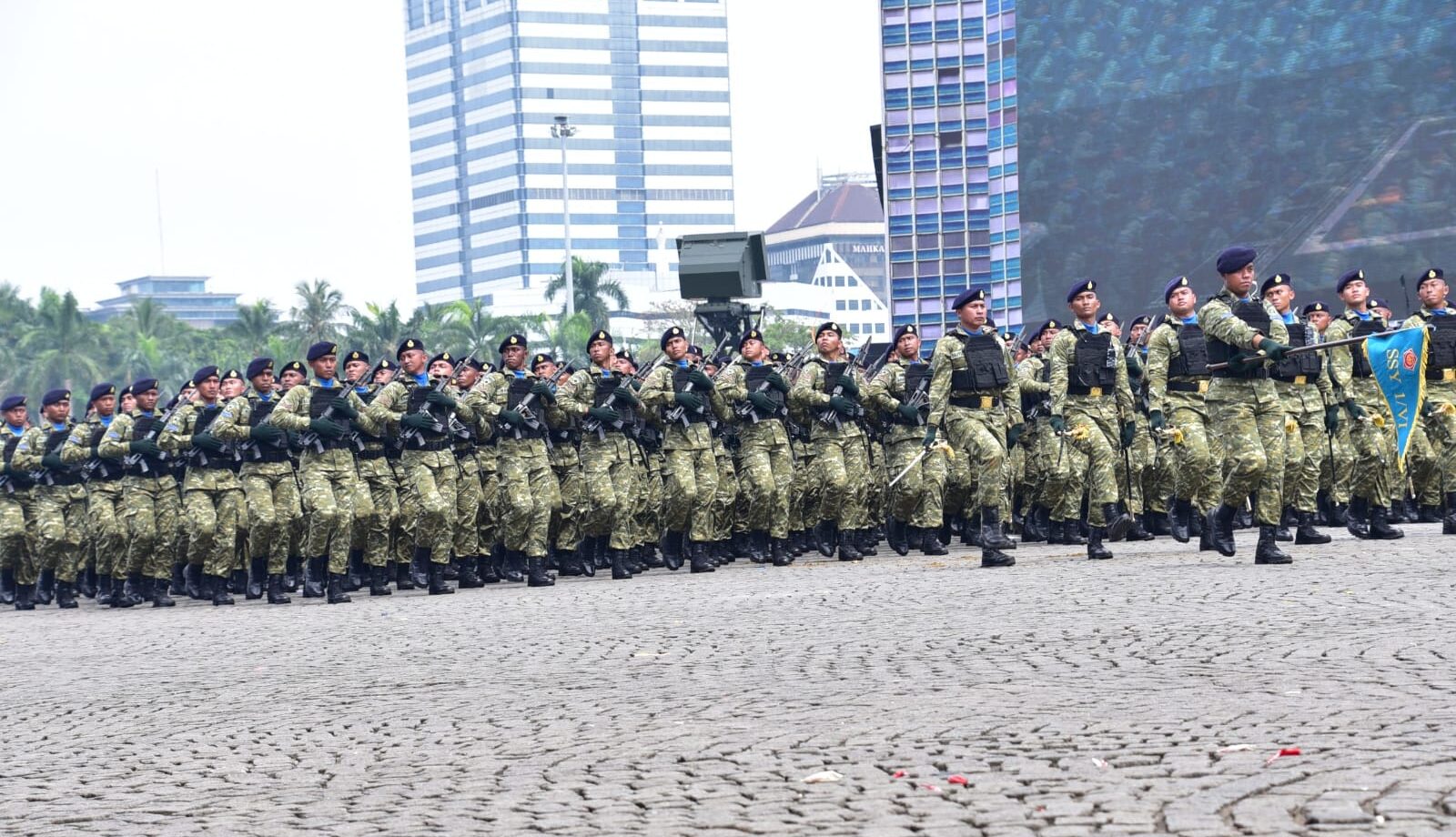Mayjen TNI (MAR) Ili Dasili Pimpin Prajurit Matra Laut Laksanakan Defile Pasukan