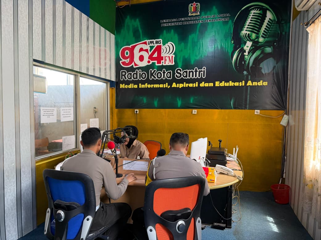 Sosialisasi Operasi Zebra Candi 2025 Melalui On Air di Radio Kota Santri