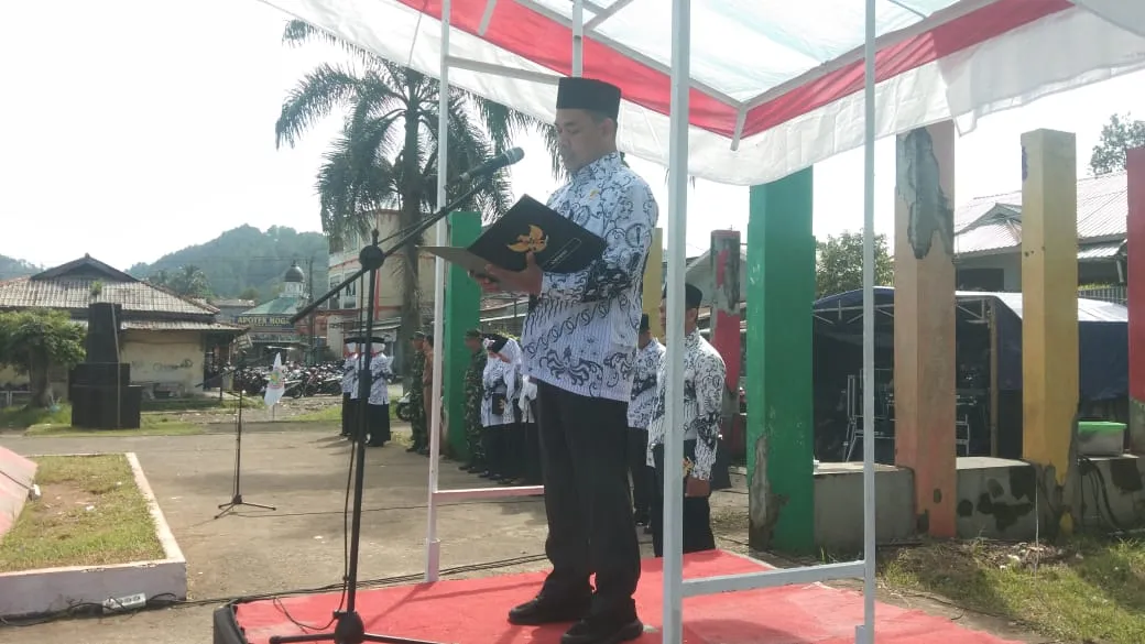 Harinto Pimpin Upacara HGN 2025, Ajak Guru Moga Mengabdi Tak Kenal Lelah