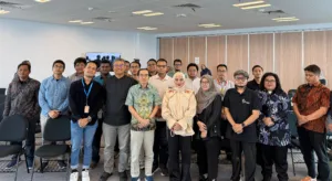 Sekolah Demokrasi: Mencegah Keruntuhan Institusi dan Membangun Kembali Demokrasi