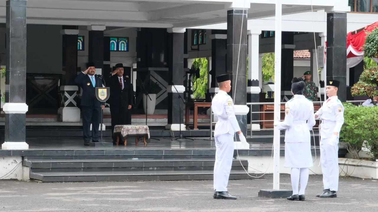 Upacara Peringatan Hari Pahlawan Ke-80 Tahun 2025 Dipimpin Bupati Pemalang