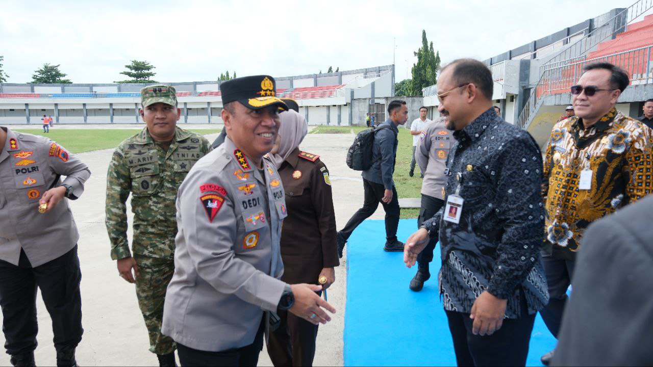 Bupati Anom Dampingi Wakapolri Komjen Dedi Prasetyo Resmikan Pabrik Garmen wong Hang