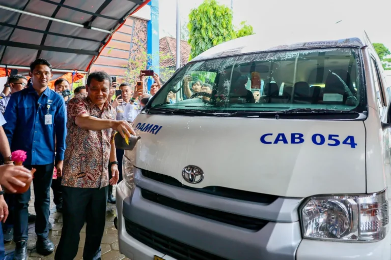 Kini Masyarakat Karimunjawa Bisa Menikmati Layanan Bus DAMRI Berbiaya Terjangkau
