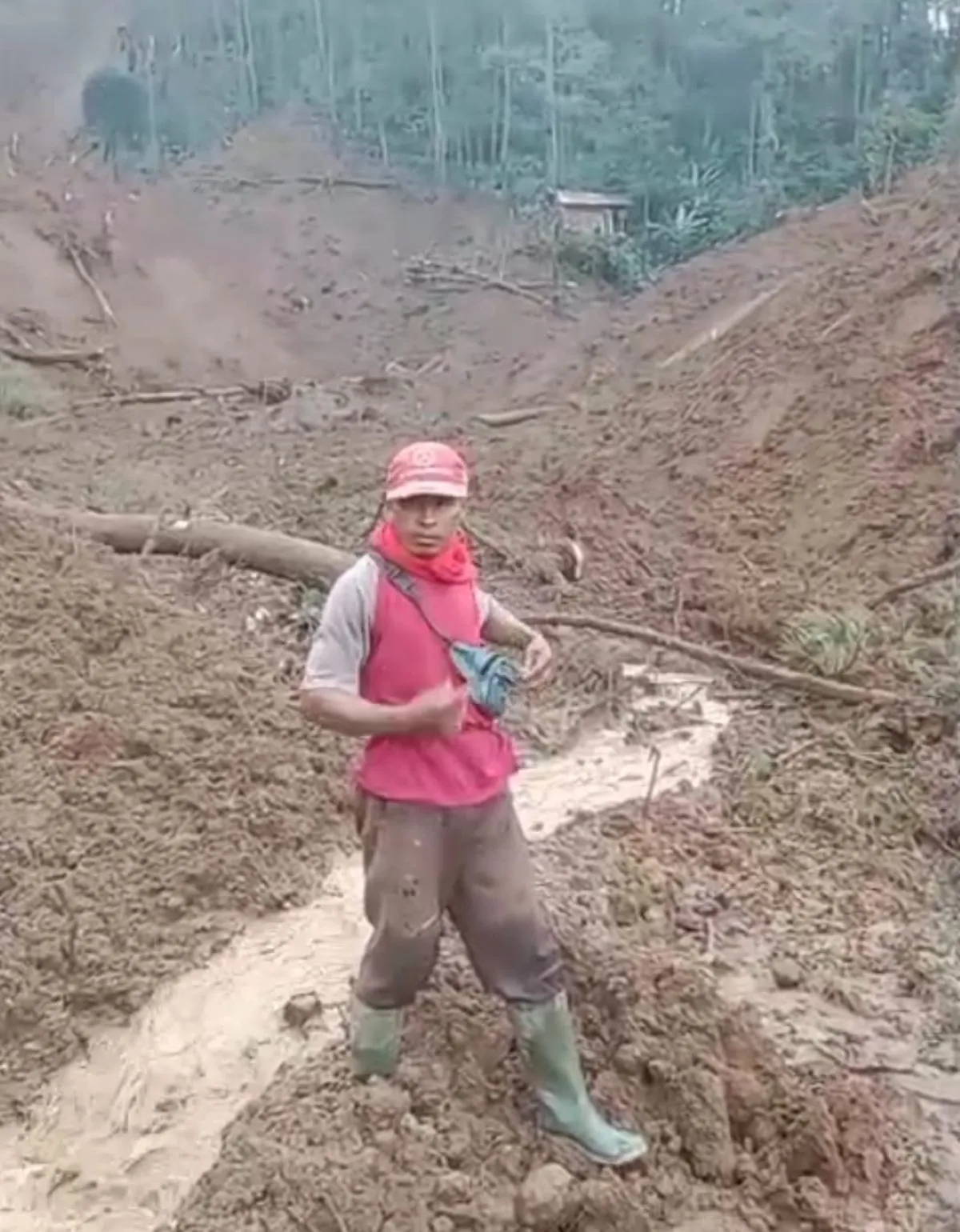 Dukuh Siranti Bongas Berduka, Dua Warganya Hilang Tertimbun Tanah Longsor