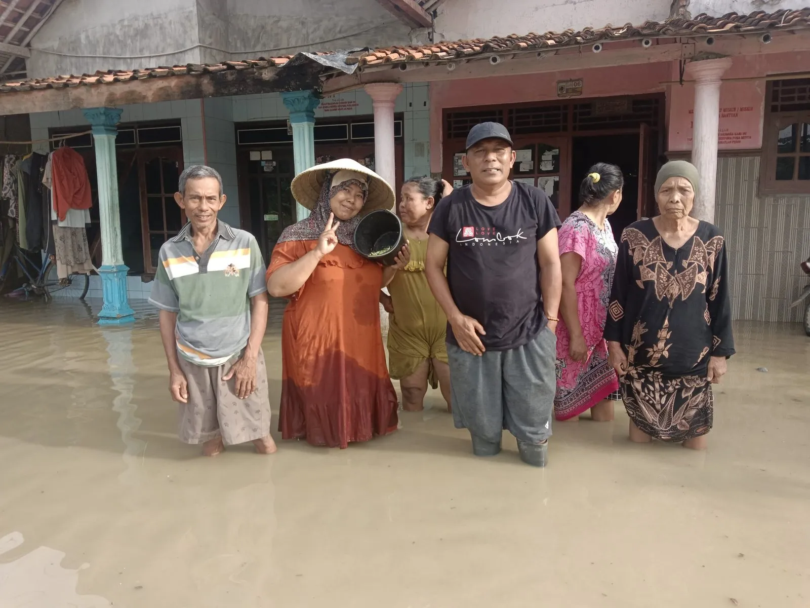 Banjir Melanda Sejumlah Tempat di Pemalang, Slamet Ramuji Anggota DPRD Fraksi PKB Langsung Turun ke Lokasi