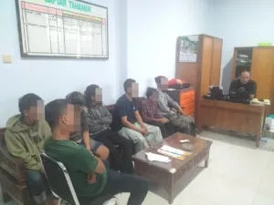 Asyik Nyalakan Mercon di Sawah, 3 Remaja Diangkut ke Polsek Kedungwuni