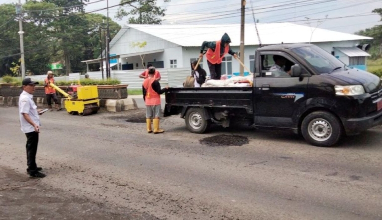 DPU TR Pemalang Percepat Penambalan Jalan Jelang Mudik Lebaran 2026