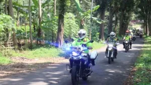 Gaya Kapolres Pekalongan Patroli Motor, Sisir Objek Wisata Lolong hingga Danau Al Kautsar