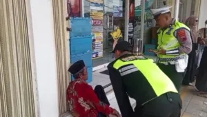 Kisah Kakek Suyadi: Ingin ke Pantai Ngebom, Malah Terjatuh dan Diselamatkan Polisi di  Kedungwuni