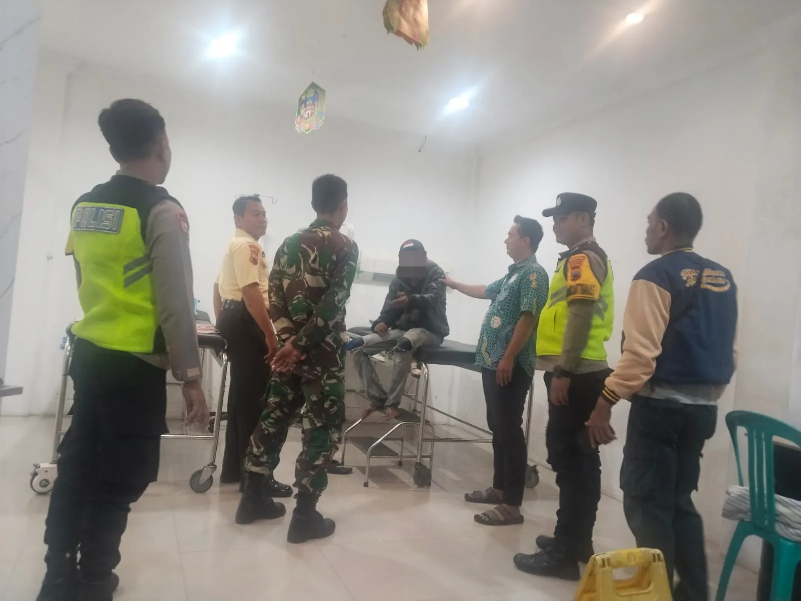 Kesigapan Polisi dan TNI Redam Aksi ODGJ Mengamuk di Siwalan