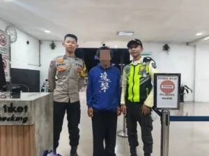 Sentuhan Kepedulian Polsek Wiradesa, Bantu Pria Terlantar Pulang ke Pelukan Keluarga