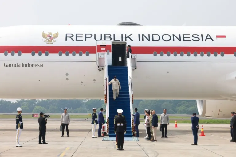 Prabowo Subianto Tiba di Halim Perdana Kusuma Usai Kunjungan Kenegaraan ke Prancis