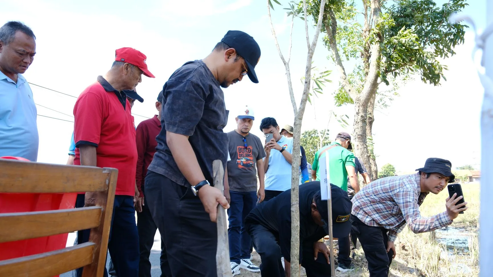 Bupati Anom Laksanakan  Groundbreaking Tempat Pengelolaan Sampah Terpadu