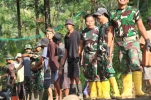Kodim 0702 Purbalingga dan Masyarakat Bahu-Membahu Bangun Infrastruktur Desa