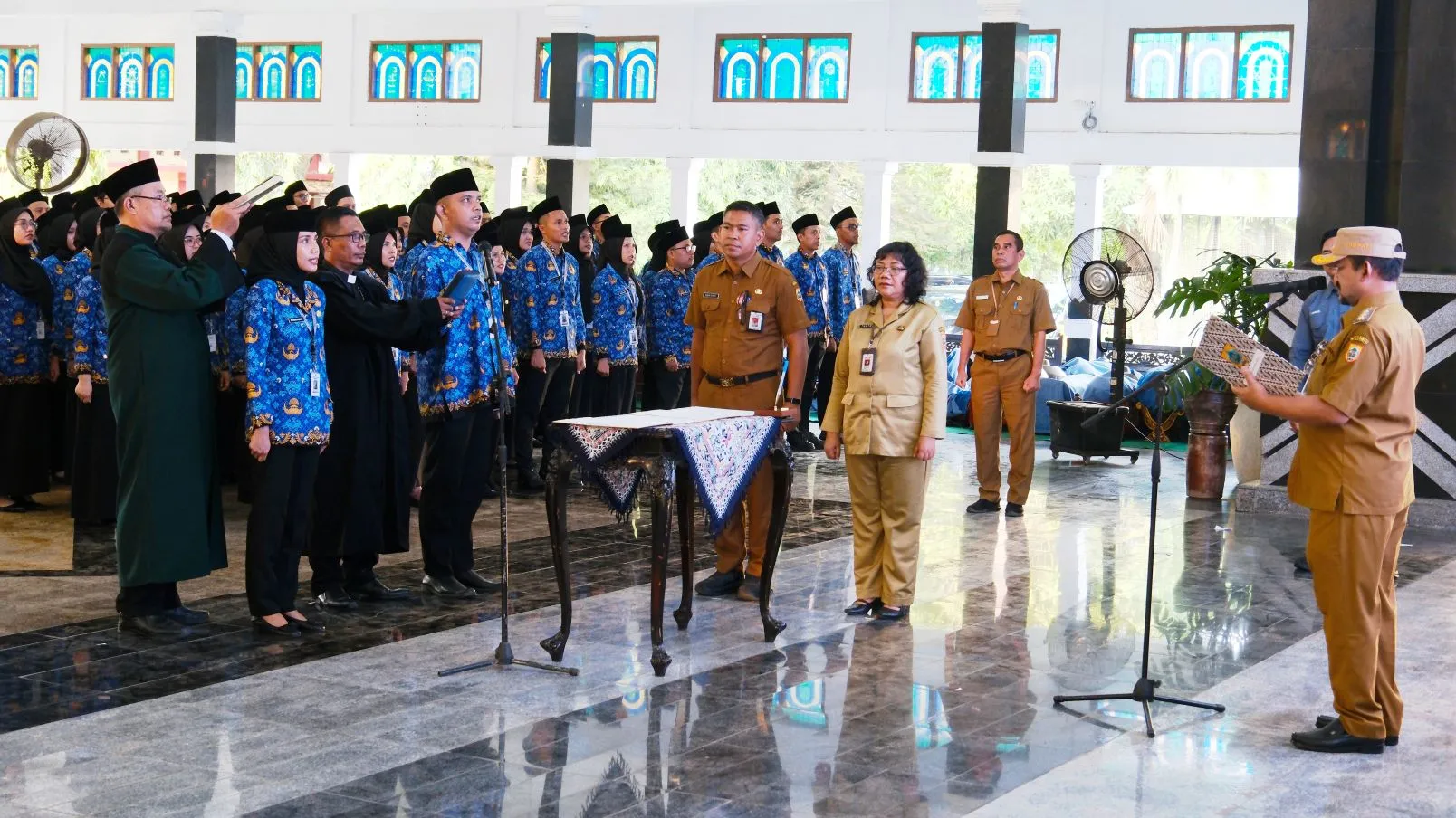 Lantik 291 PNS Baru, Bupati Pemalang Wajibkan Setiap Pegawai Bawa Tanaman untuk Penghijauan