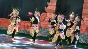 Pagelaran Dimensi #10 Sanggar Diwangkara: Bupati Anom Apresiasi Pelestarian Budaya Lewat Seni Tari