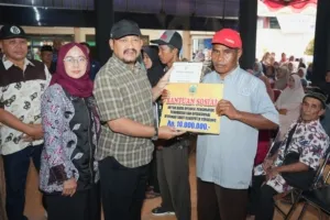 Penyaluran Bansos DBHCHT di Watukumpul: Bupati Pemalang Serahkan Bantuan Tunai Rp660 Juta