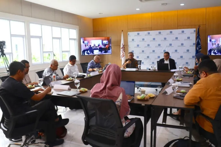 Integrasi Sains, Politik, dan Etika dalam Pembangunan Kawasan dan Tata Kelola Batas-Batas Ekologis di Indonesia