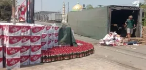 Truk Bermuatan Minol Terguling di Jalan Pantura Pemalang Ulujami